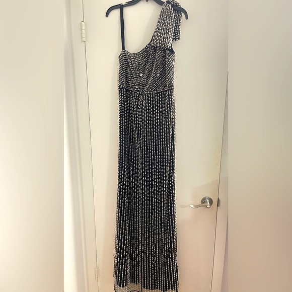 Mac Duggal Black with cream Pearl One Shoulder Gown Size 14 - Picture 8 of 15